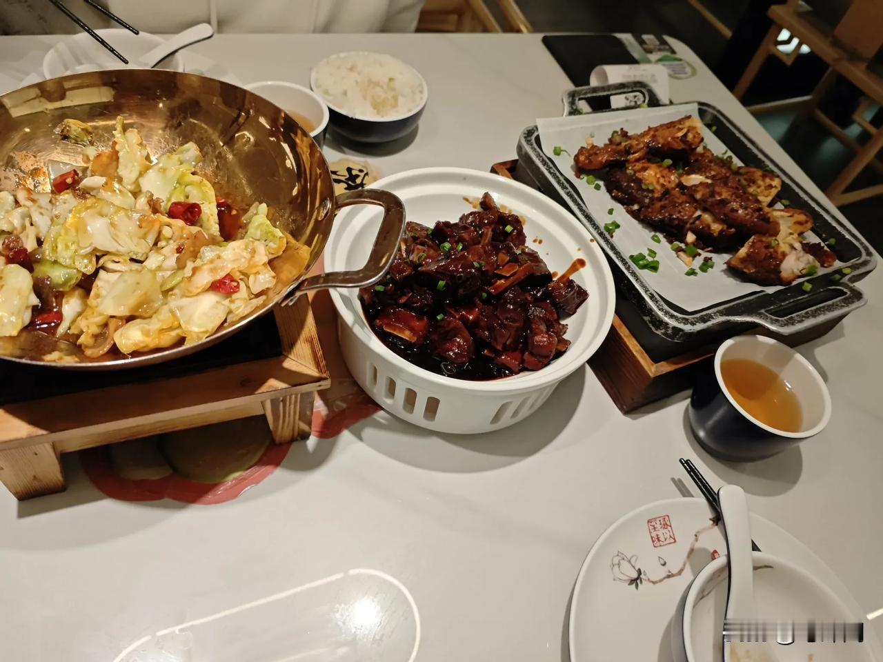 中式料理大拼盘，色香味俱全，满足你的味蕾！美食 粤睇闻