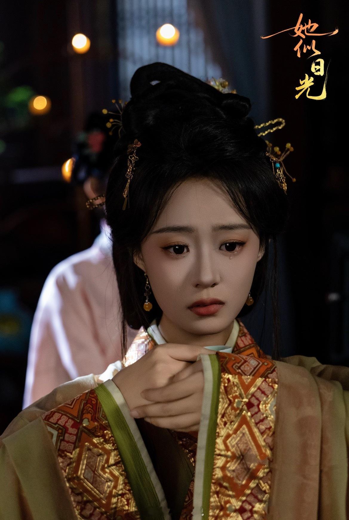 陈添祥侯呈玥《她似日光》更新剧照6p美人落泪 克制隐忍又心动等一个七月 