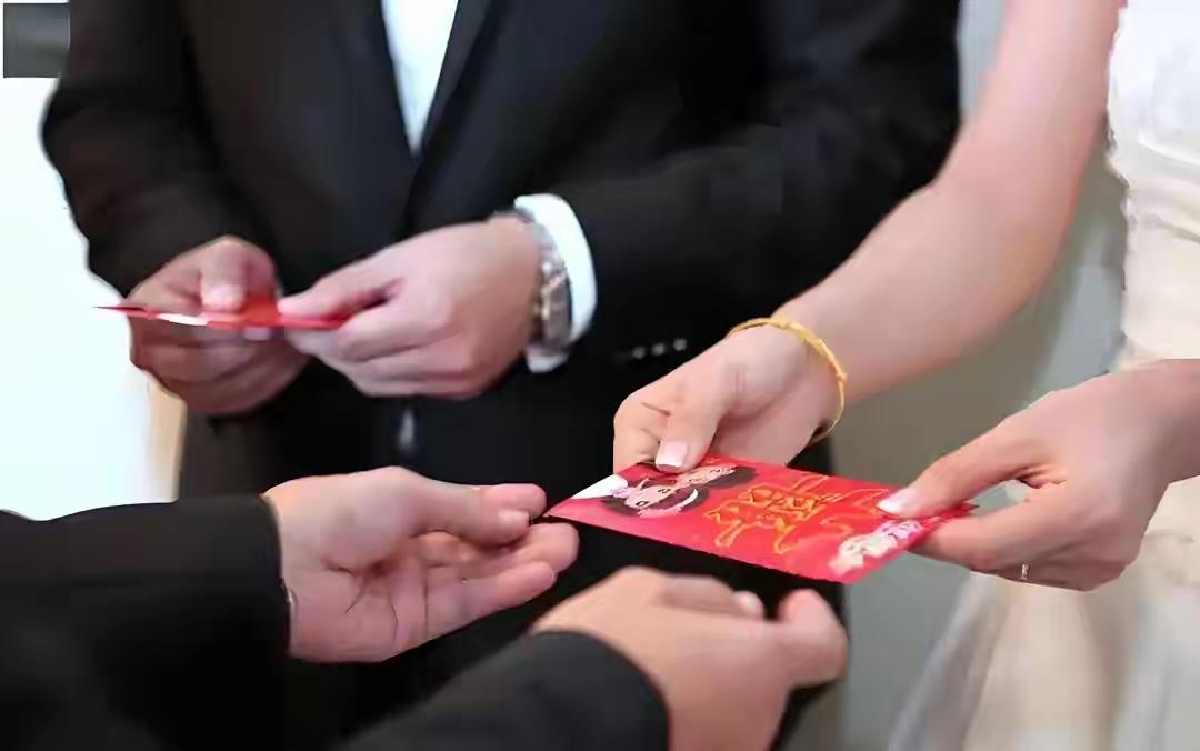 一网友抱怨，十一儿子结婚花六万多请客，才收到不足三万回礼，很是为人情的虚伪而感慨