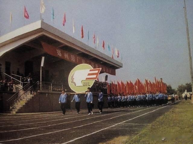 年华似水，纯真永存
 
年华似水，悄无声息地从指尖滑过，不曾回头，也从不为谁停留