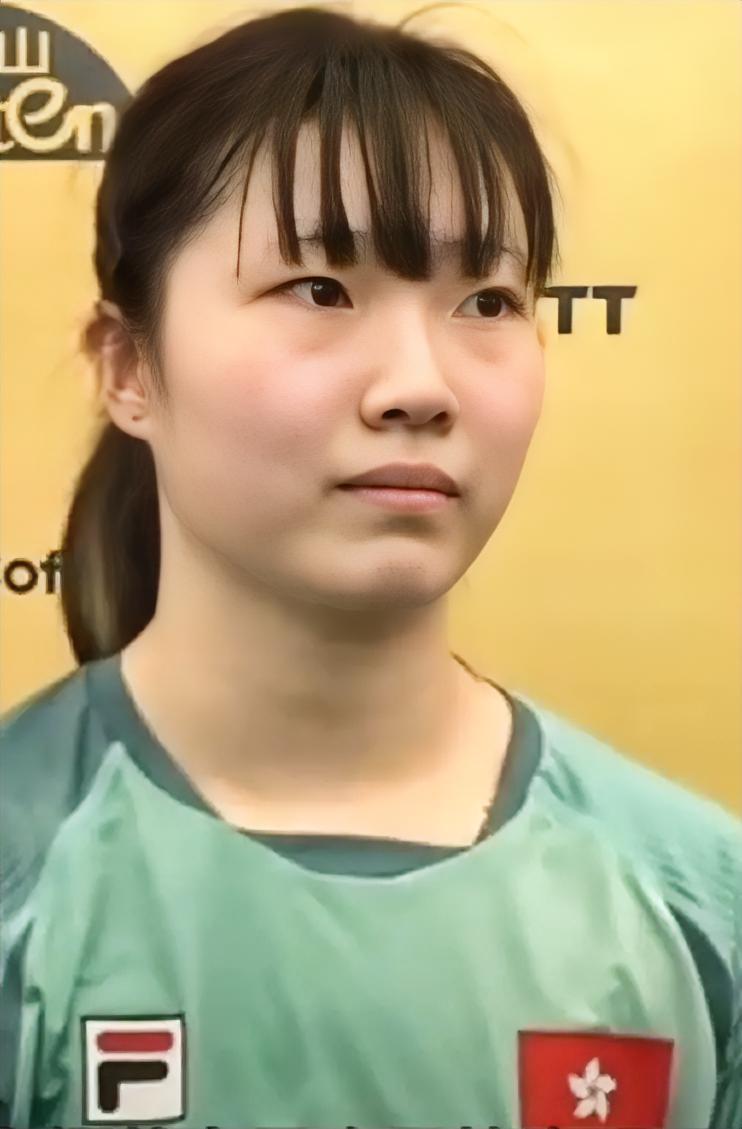伦敦世乒赛女团淘汰赛快讯：在刚刚结束的中国两支球队内战比赛中，中国香港女团同中国
