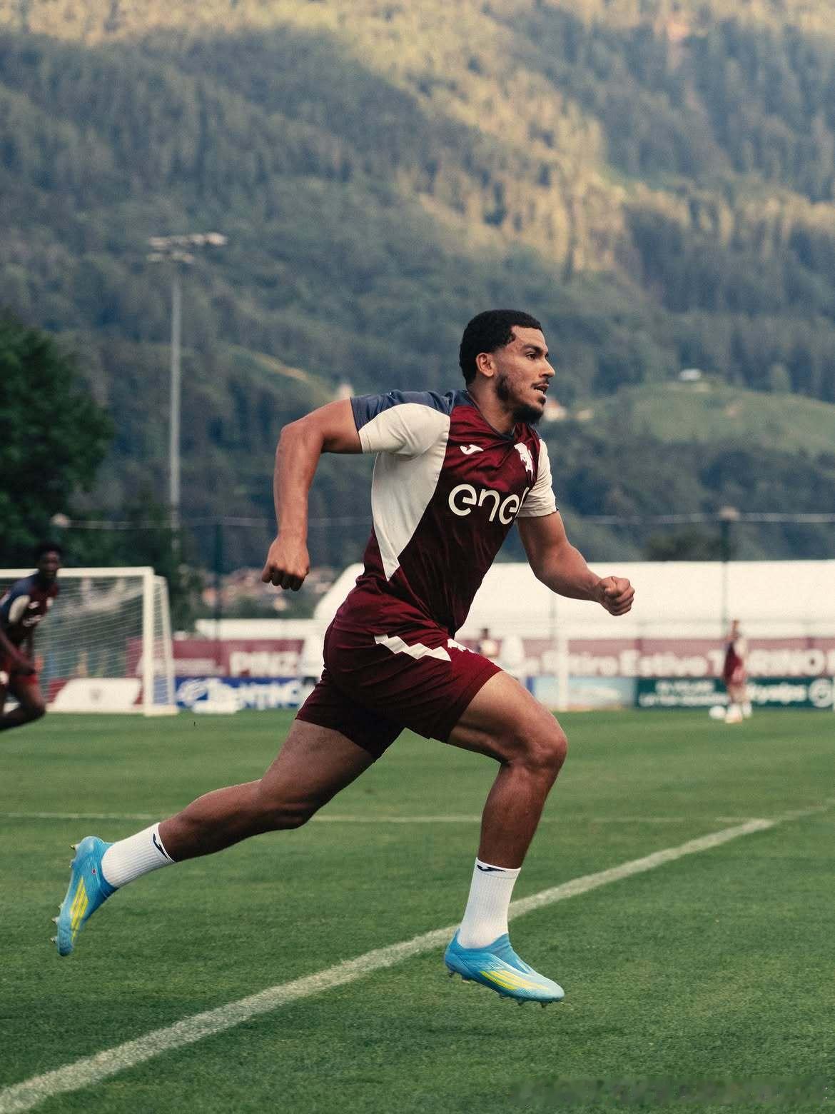 在大山里训练⛰️🏃🐂Torino FC都灵足球俱乐部
