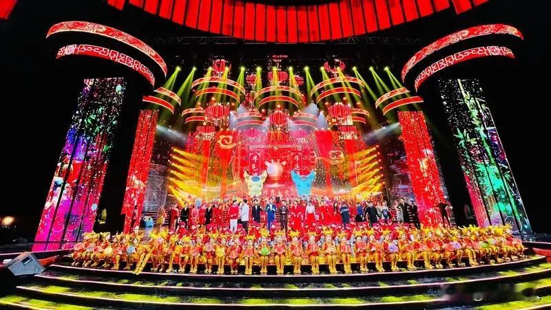 央视春晚主持人阵容官宣 央视春晚主持人阵容官宣啦！每次春晚主持人阵容公布都备受关