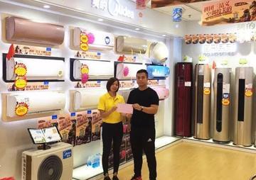 虽然，都知道目前的市场不景气，可每次去拜访实体店老板的时候，却发现不同的心态，大