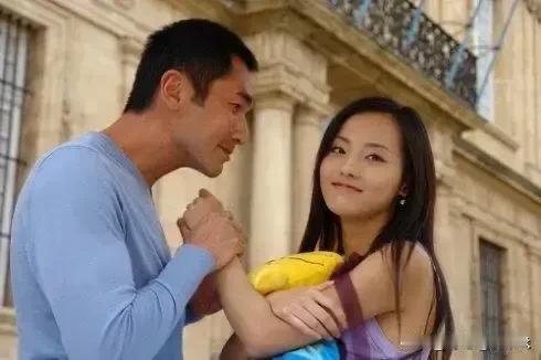 琼瑶自己才是琼瑶剧的女主角，她太像汪紫菱啦！[赞]

琼瑶也是一个爱情至上的女性