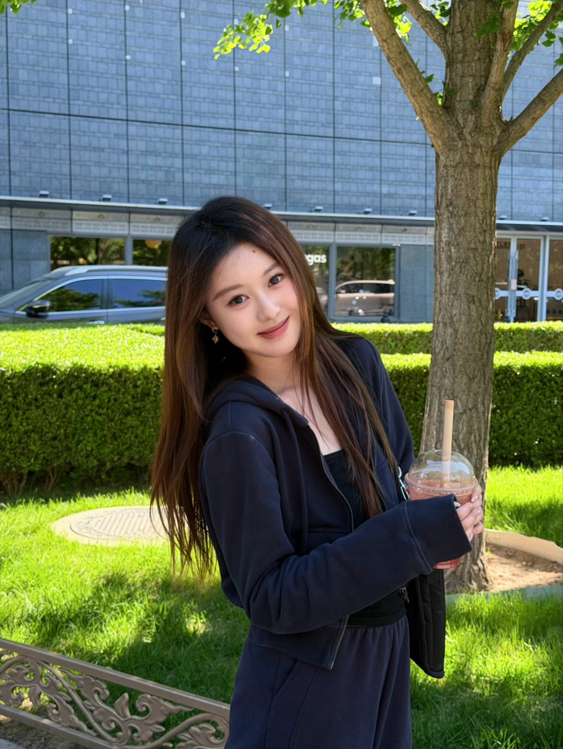 浩存你美的我想活 怎么能有人原相机出图美的跟精修一样刘浩存刘浩存消失的人今日穿搭