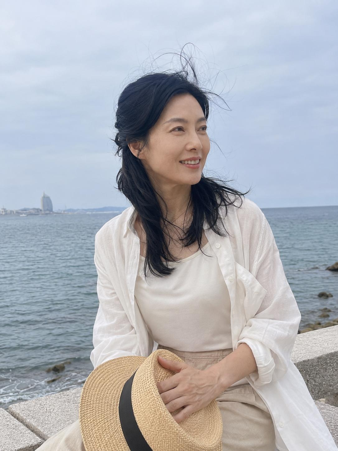 他们都说50岁的女人是老A8，不知道这样的算不算，反正是挺好看，挺耐看的。中年人