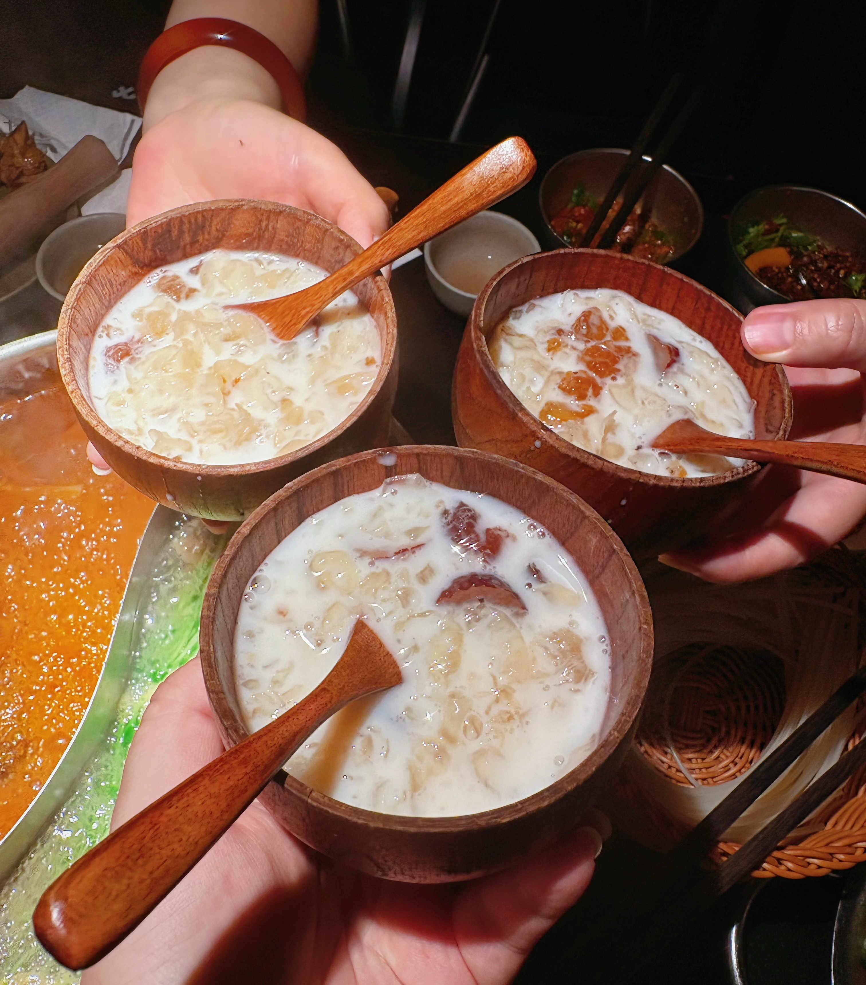 看完蜘蛛侠，吃了酸汤火锅，感觉又活过来了～