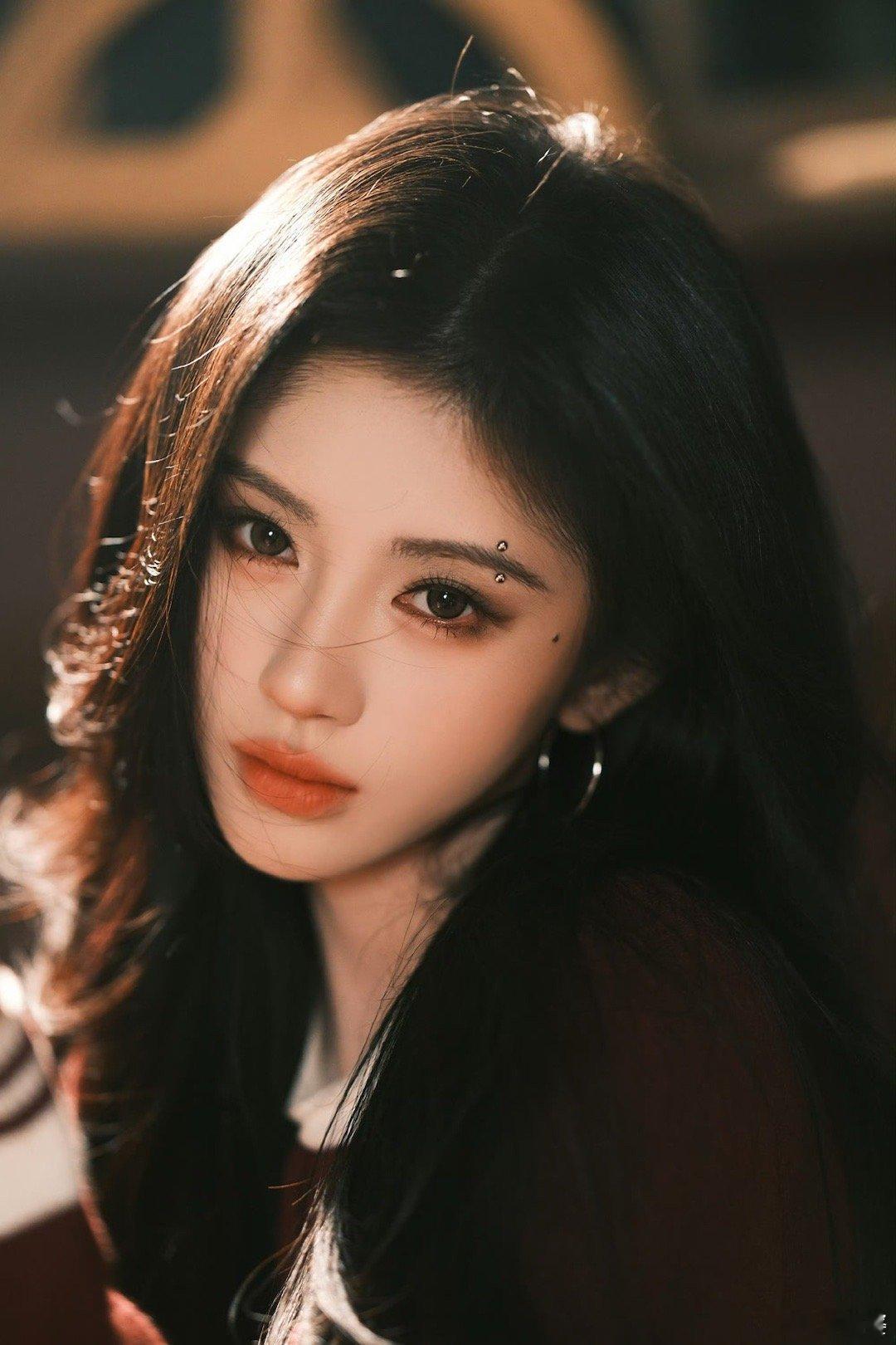 鞠婧祎眉钉鞠婧祎眉钉造型 帅成啥了 