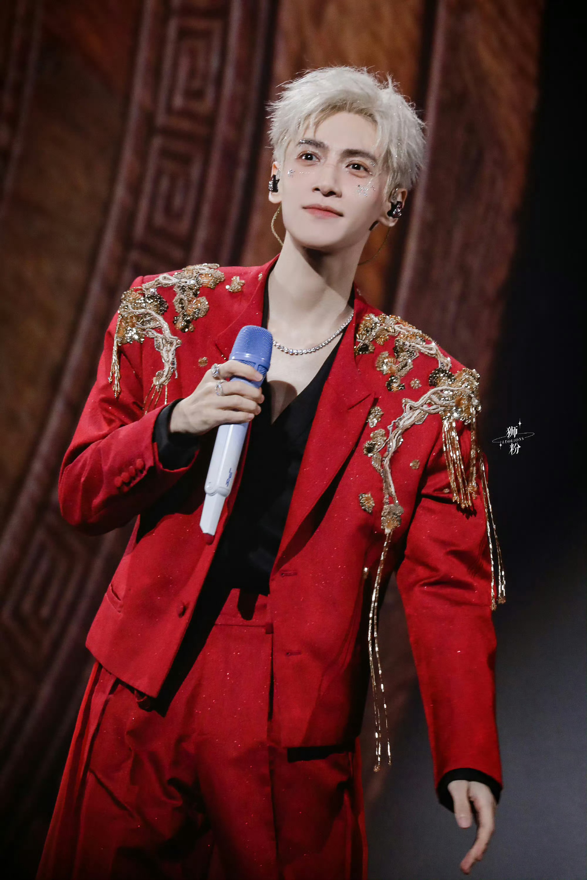 仔细想想也不可能啊，再便宜也不可能23，罗云熙南京演唱会三开每次都秒罄，从1.2