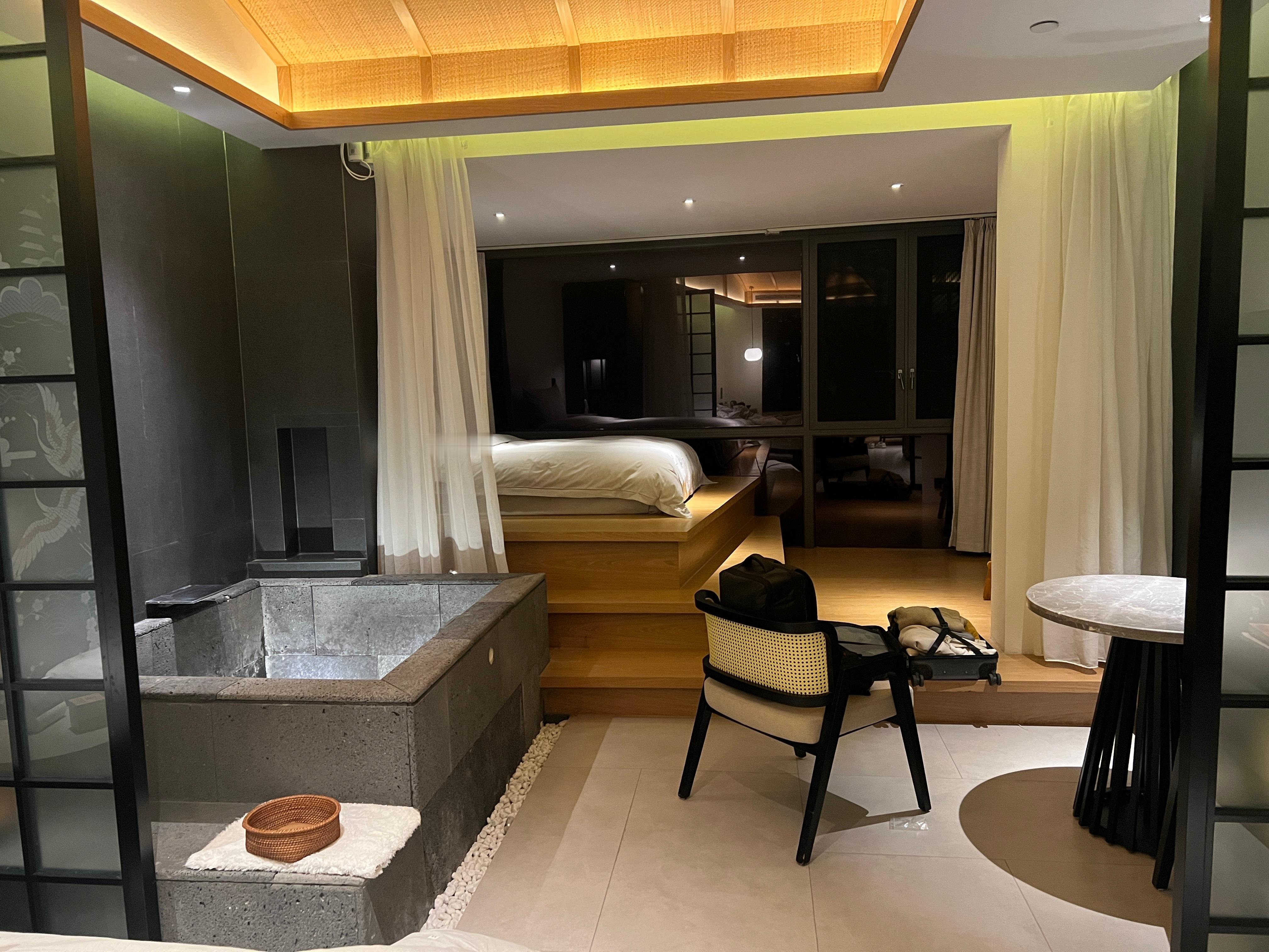 早安，兄弟们～ 今天飞三亚。 