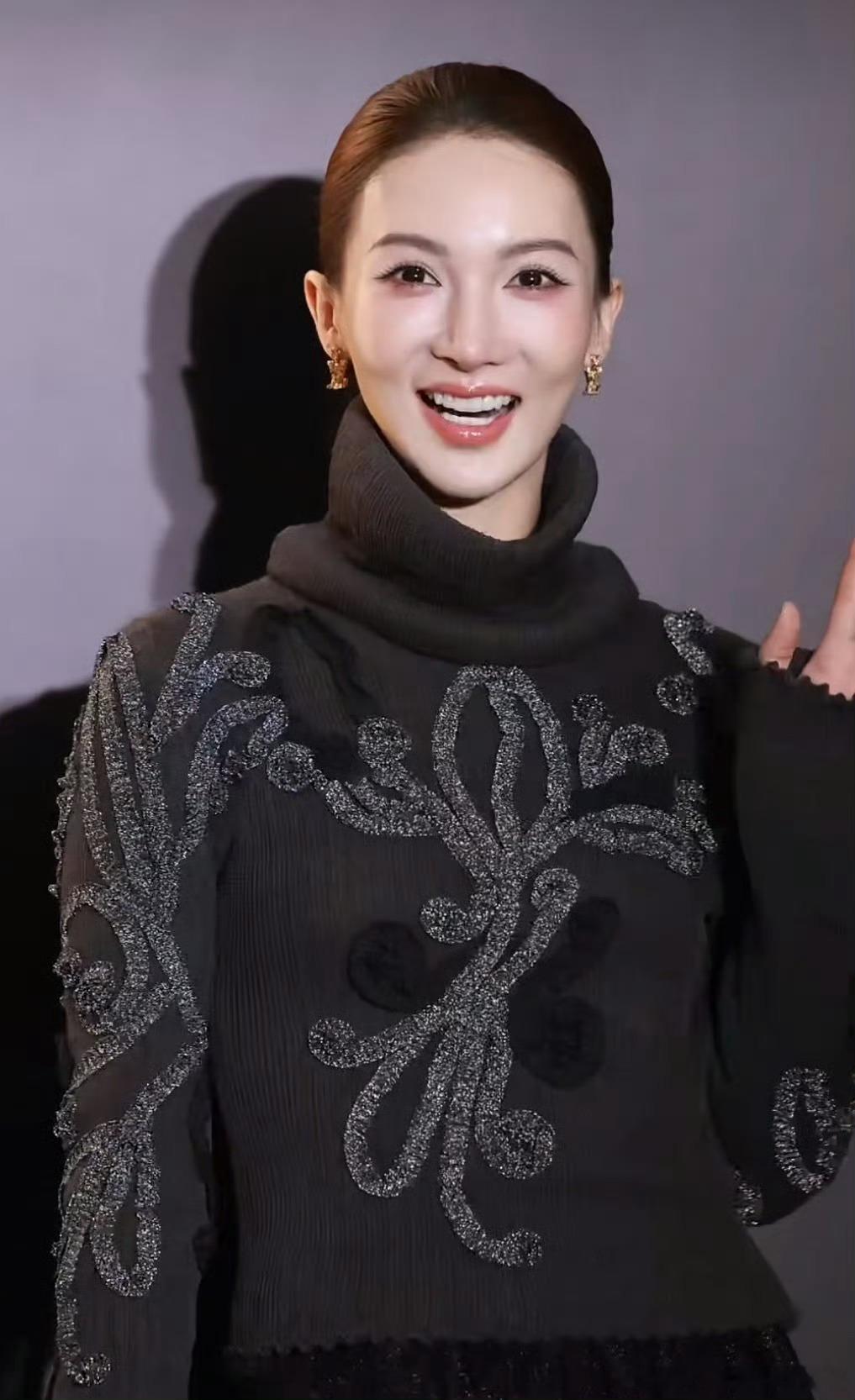 金晨的鼻子还能救么金晨 医美