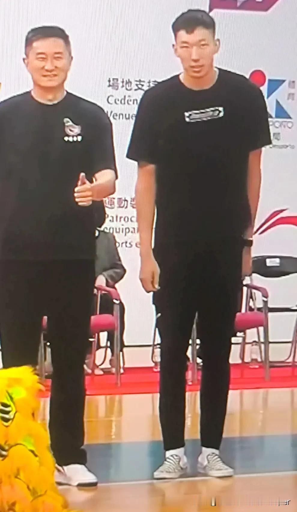 cba休赛期三个新消息，涉及辽宁广东核心领袖
第一个消息：周琦和杜锋同在中国澳门