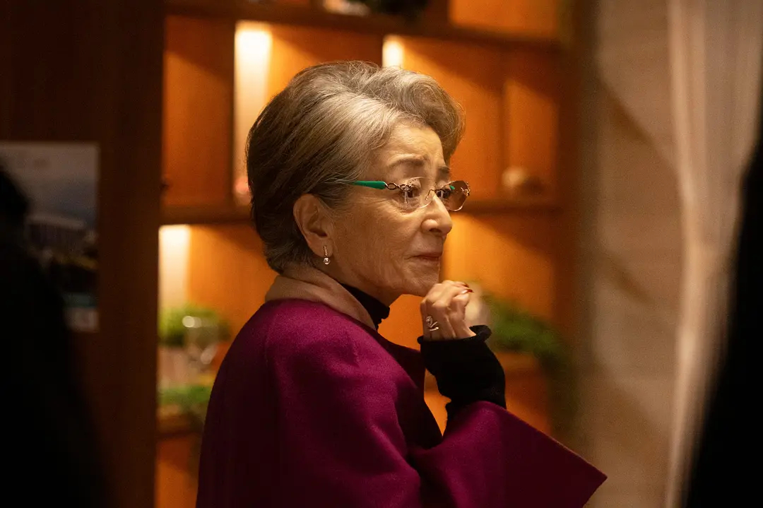 倍赏千惠子凭借《东京出租车》斩获第49届日本电影学院奖最佳女主角。 这是她第二次