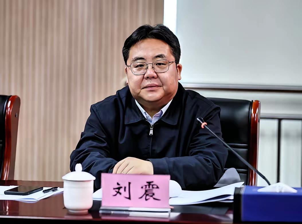 手握干部管理职权的人，自己的帽子没保住。9月21日晚，北京市纪委监委通报，北京市