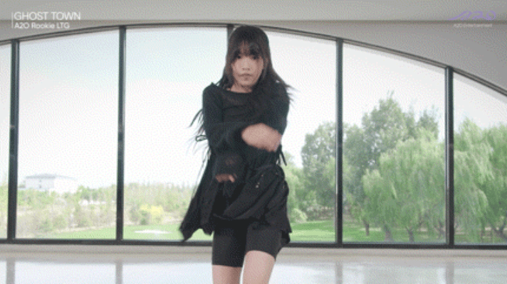 感觉李秀满家的小孩真的强的没边。。从小就开始编舞是基操啊 杜嘉一和梁淅沥舞蹈实力