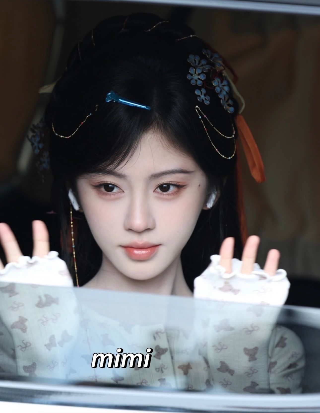 上班了，今天还是师姐✋🏻🐷🤚🏻鞠婧祎苏绿夏
