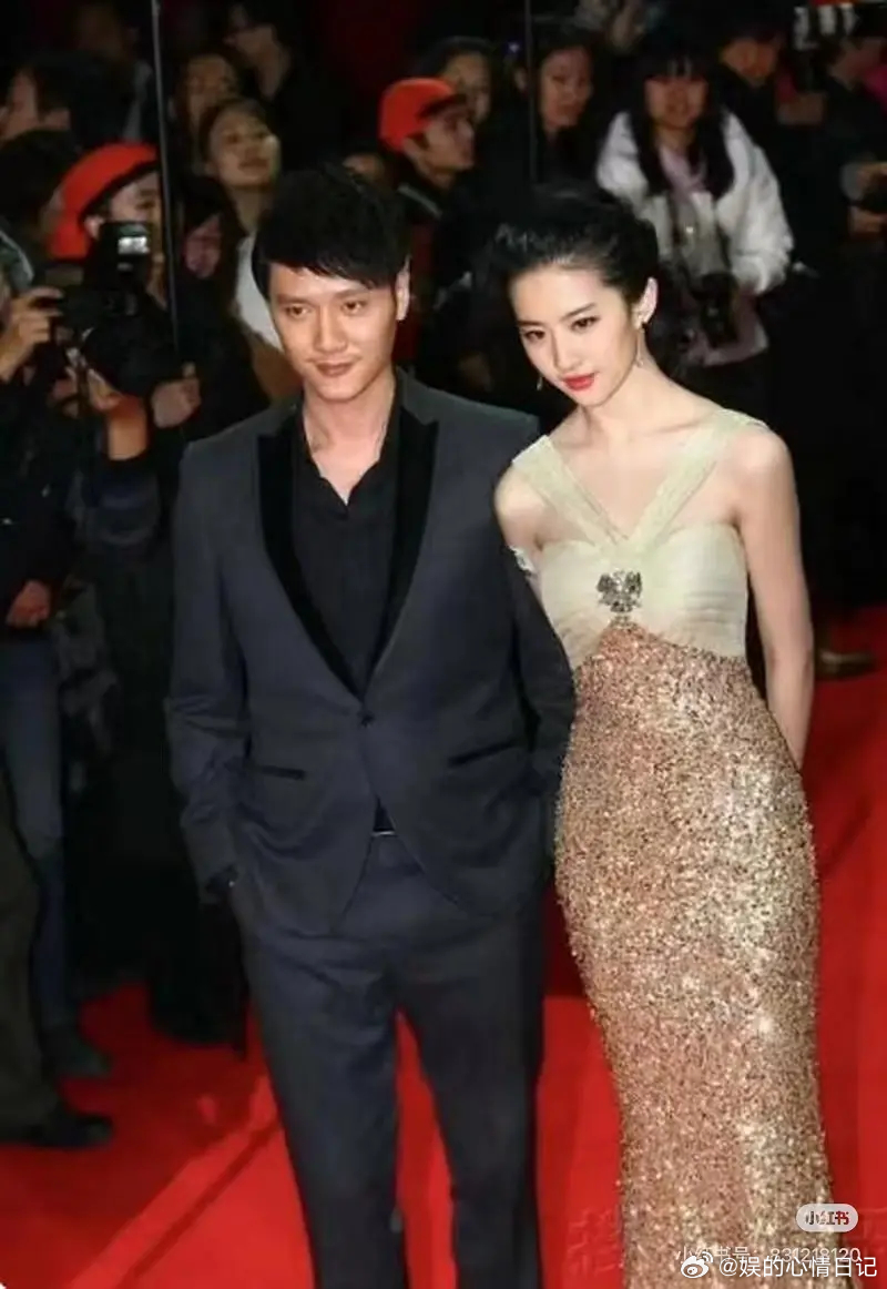 记录肥肥刘亦菲一些很显身材的礼服 