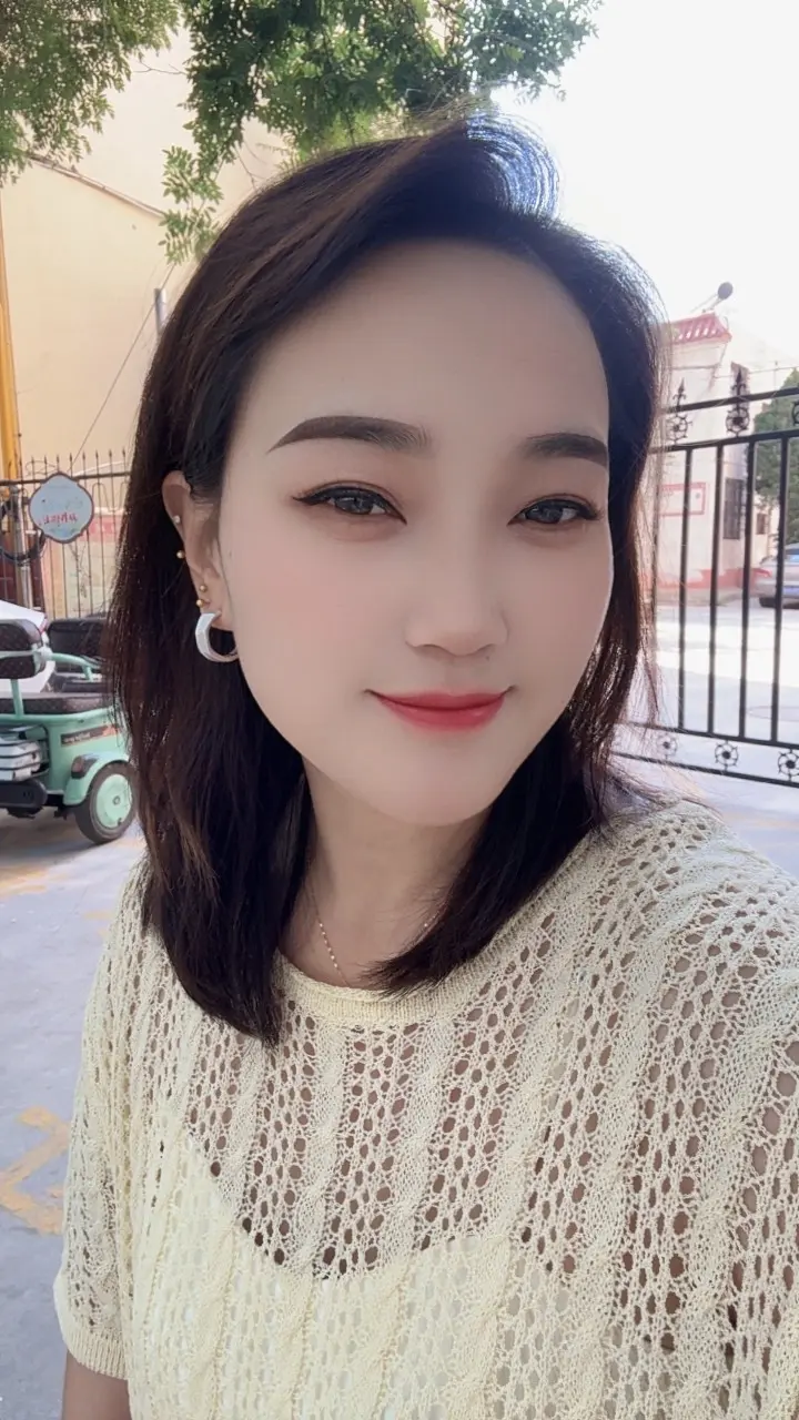 那么一瞬间，失望到极致，没意思到透顶，想结束所有的一切，躲到自己的小壳里疗伤。