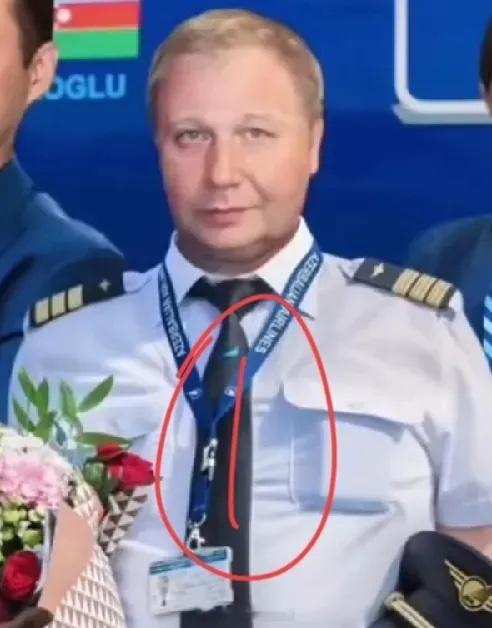 泽连斯基就坠机事件向阿塞拜疆表示慰问 阿航客机，5名机组人员，3遇难、2幸存：1