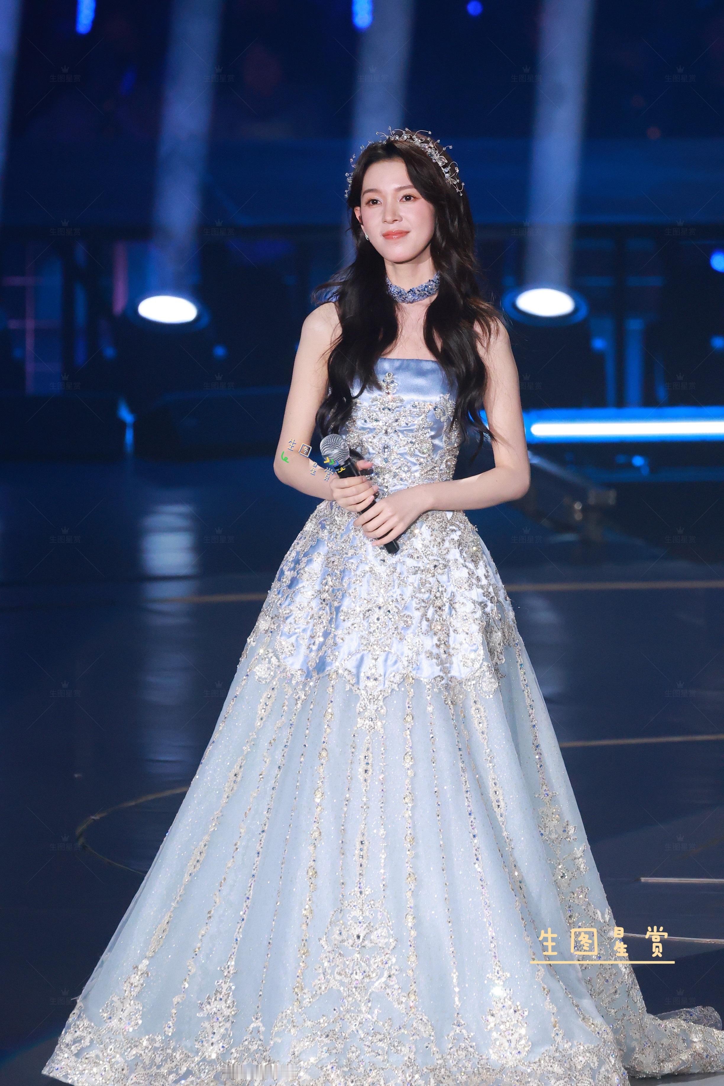 陈瑶电影活力之夜公主瑶美美降临🧚♀️👸🏻中国电影120周年活力之夜陈瑶