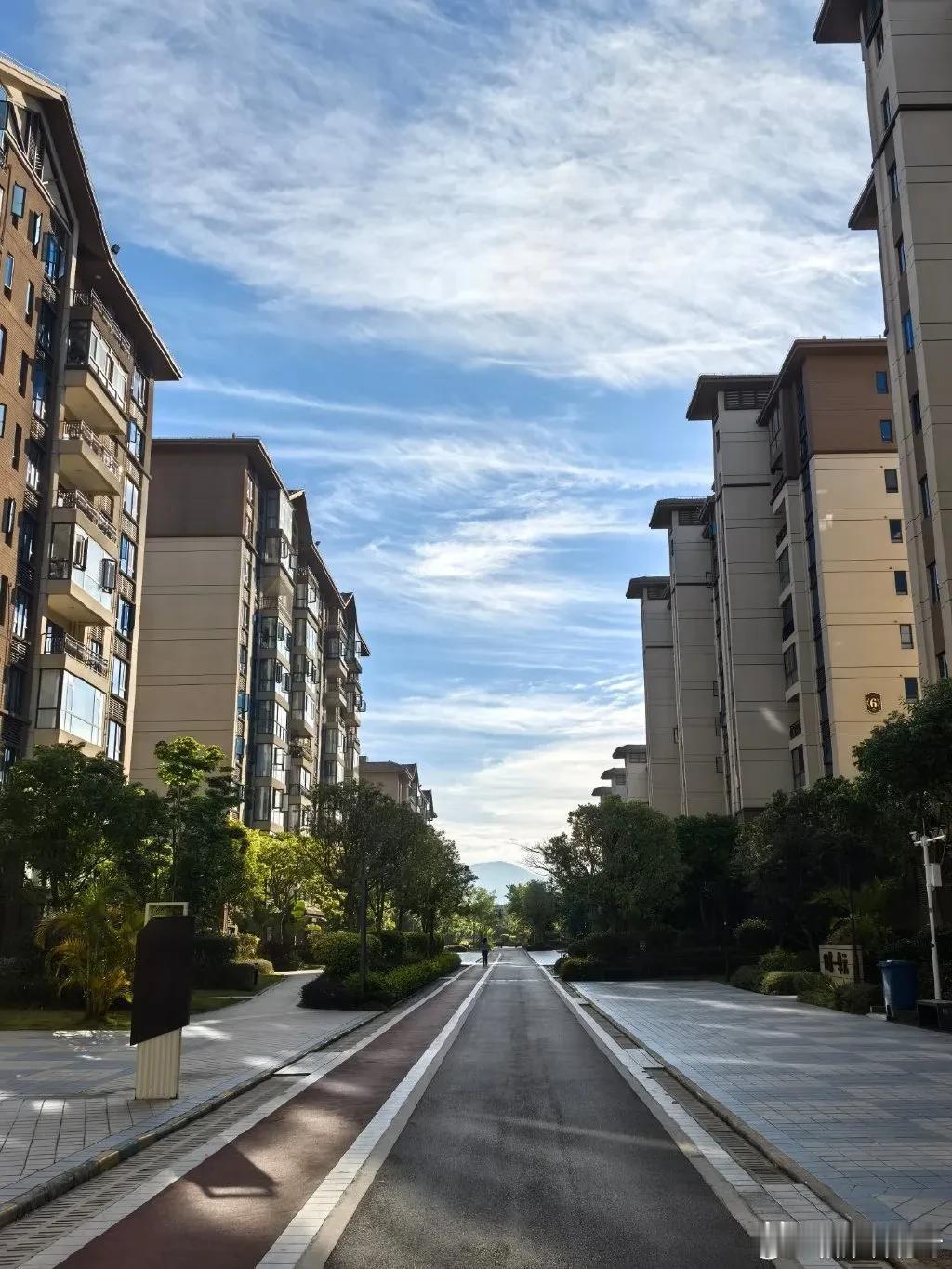 别乱买房、别乱投资、别乱辞职！今年守住钱，就是赢
 
最近听很多经济学家都在说同