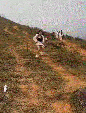 网友:看到没，这就是没刹车的坏处！