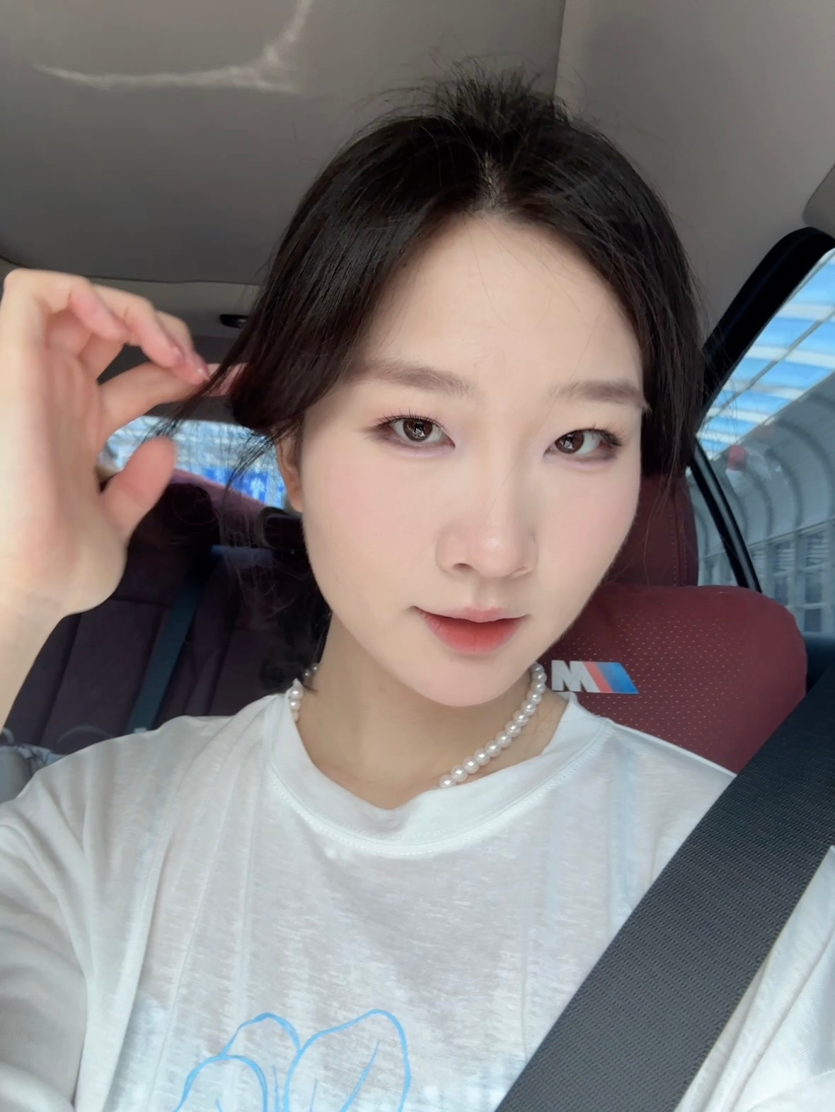 家人们今天特意画了个紫色妆妆有点浓 嘻嘻嘻现在准备去坐高铁啦 武汉·武汉站