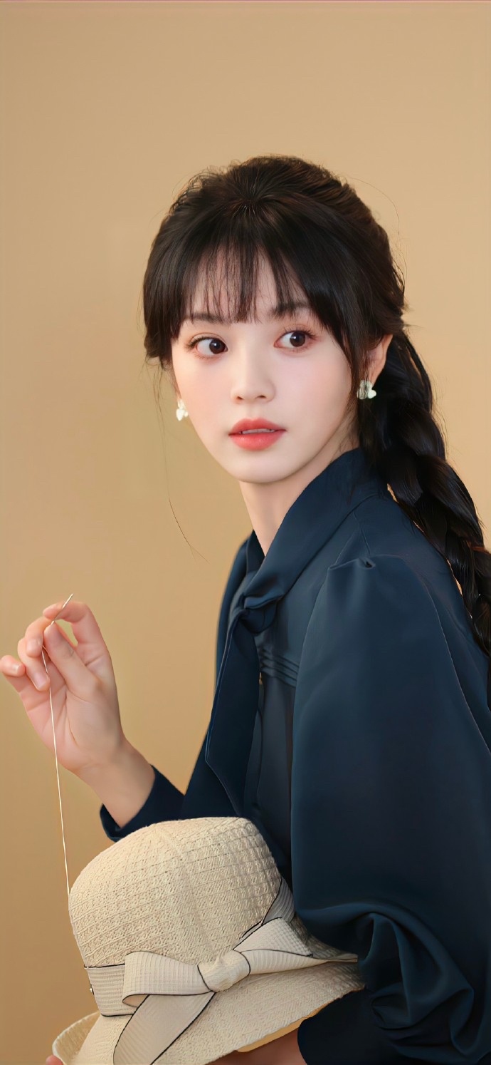 田曦薇真不把我们当外人好喜欢看田曦薇直播呀～多多期待待播作品吧 ​​​