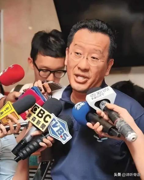 就在刚刚，
台“国防部长”顾立雄发布声明，

3月26日，针对特朗普宣布5月访华