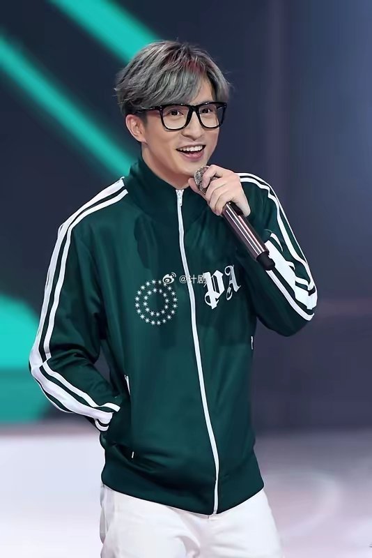 谢娜为张杰怒怼薛之谦，这瓜够大。起因是薛之谦前女友李雨桐爆料，称薛之谦私下说张杰