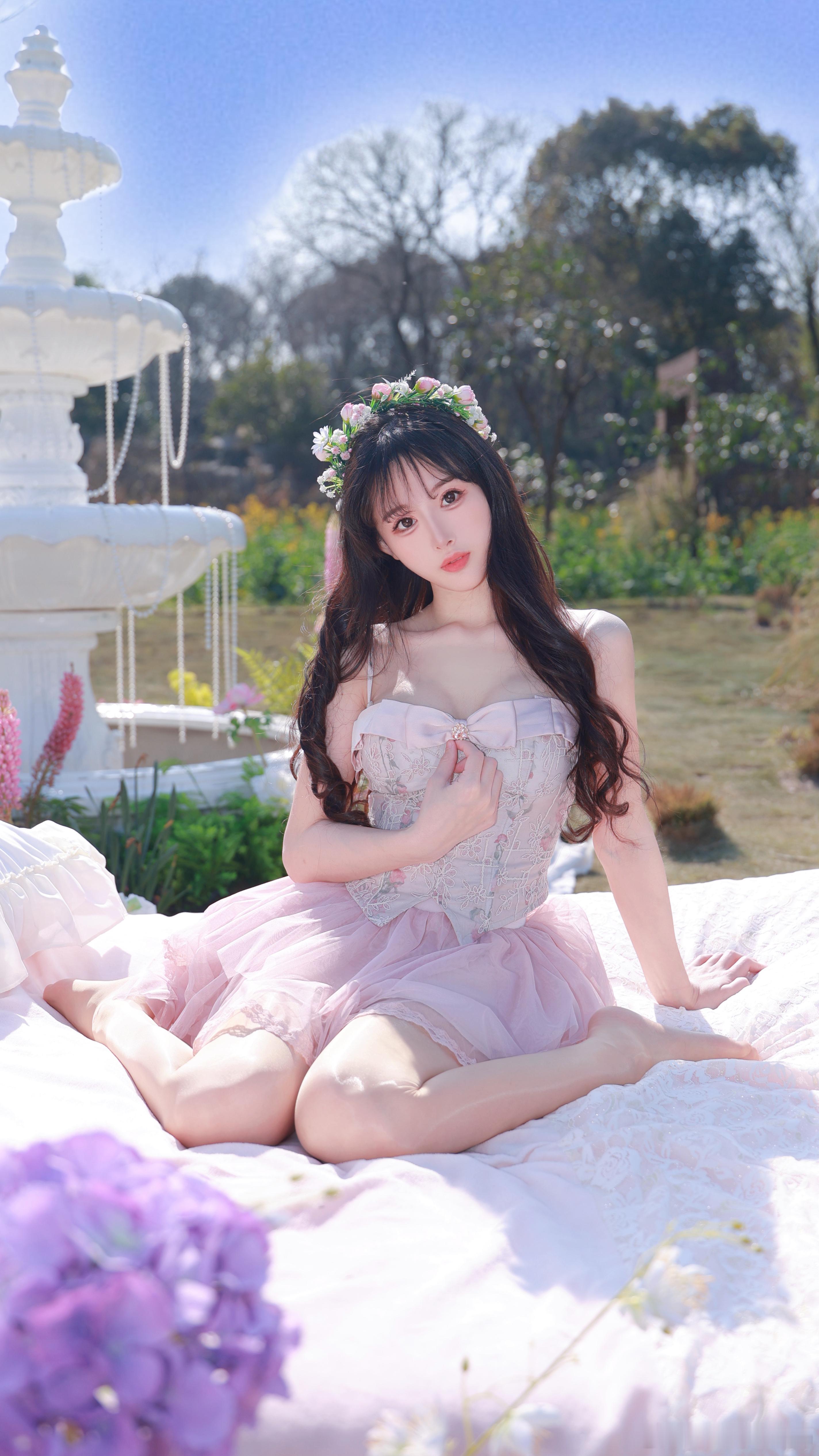 “花苞里的小精灵🧚‍♀️”  ​​​