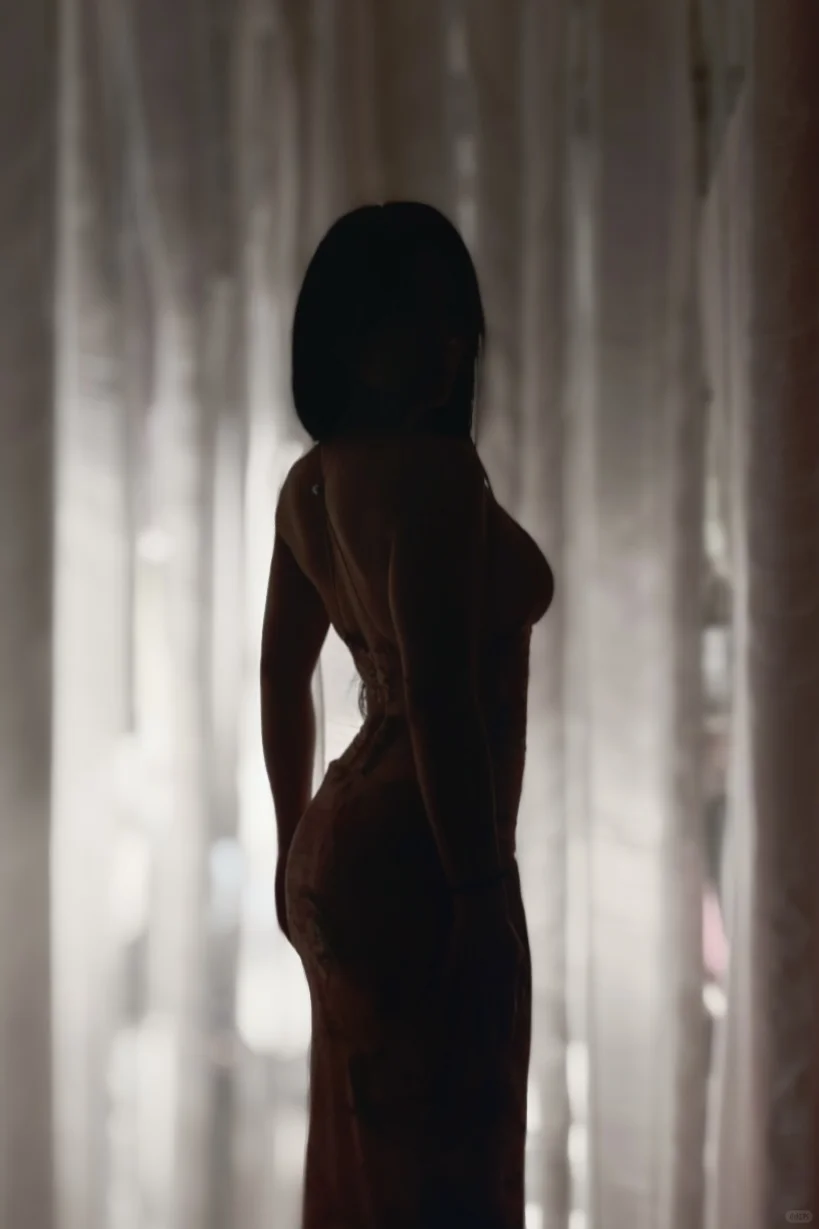 大胆明媚 祝姐妹们都能伤到男人的心