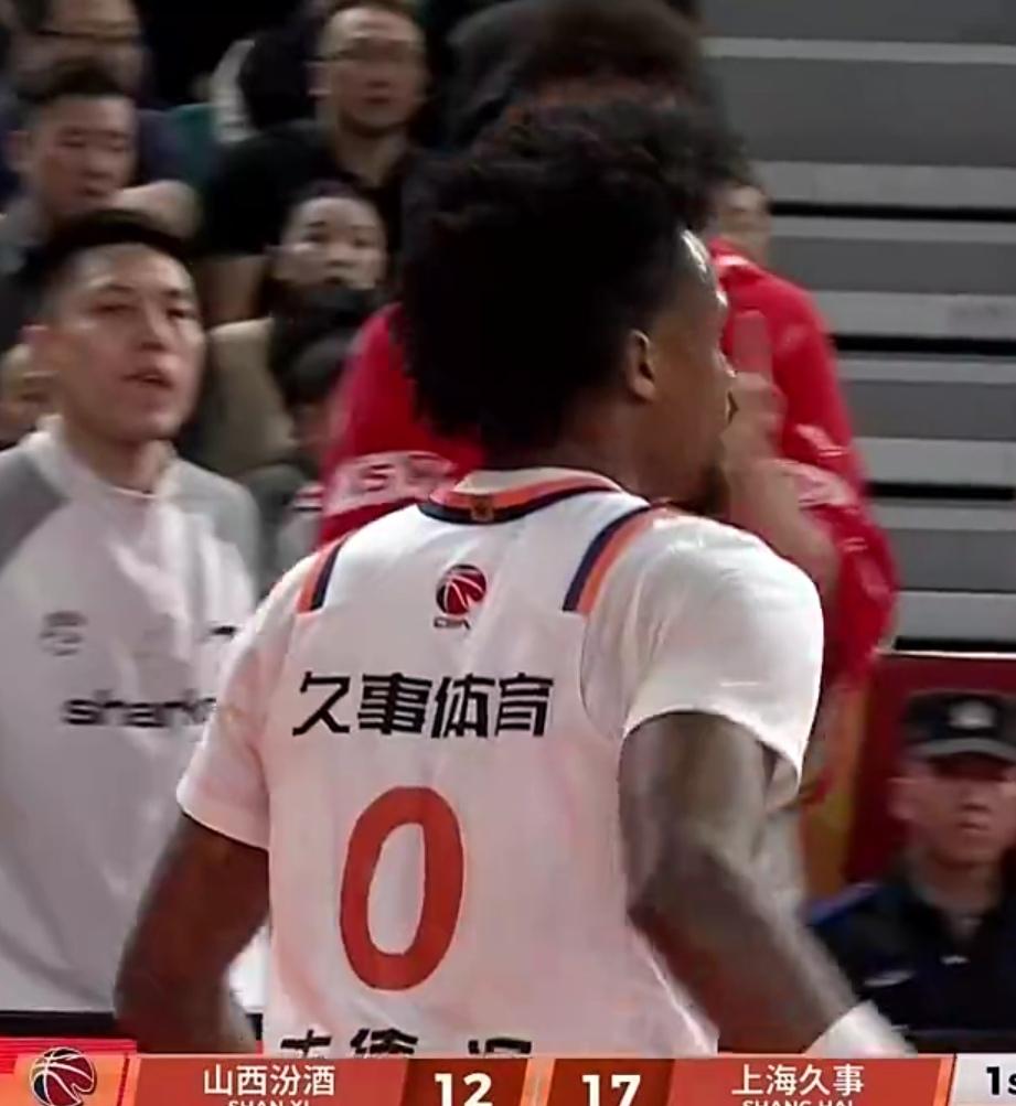 山西汾酒主场96-100惜败上海久事，输在山西汾酒的主教练身上。山西汾酒的主教练
