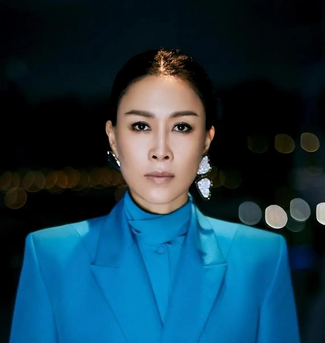 我敢说，那英这个姓，除了那英，你再也叫不出任何一个名人来。

那姓，历史名人没有