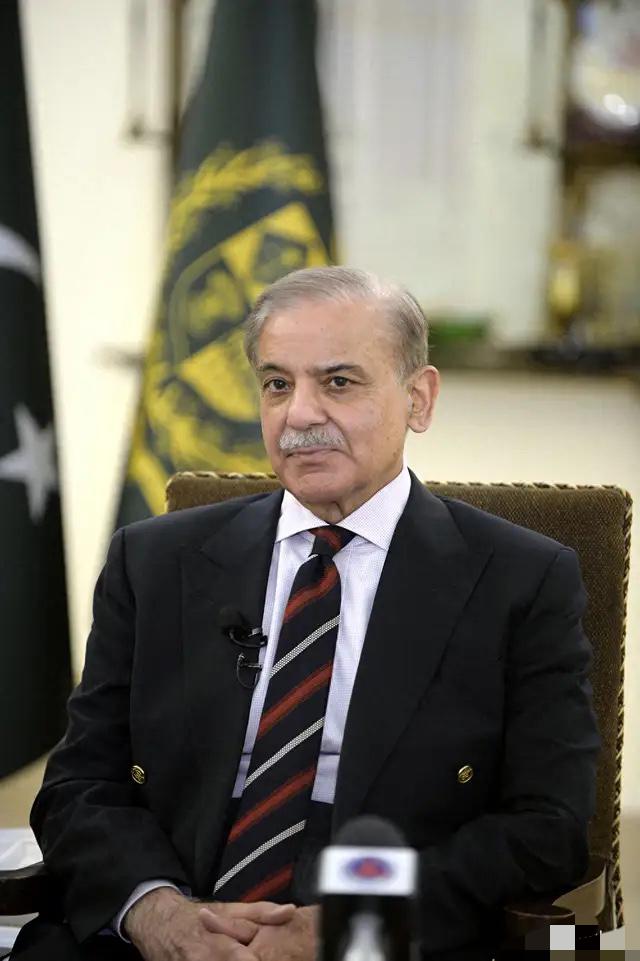 巴基斯坦传来消息！
4月8日，巴基斯坦总理夏巴兹·谢里夫正式宣布，经过紧急斡旋，