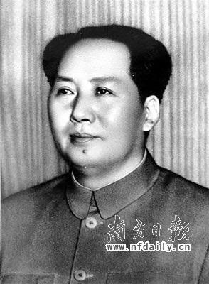 毛主席语录：“我们的教育方针，应该是受教育者在德育、智育、体育几方面都得到发展，