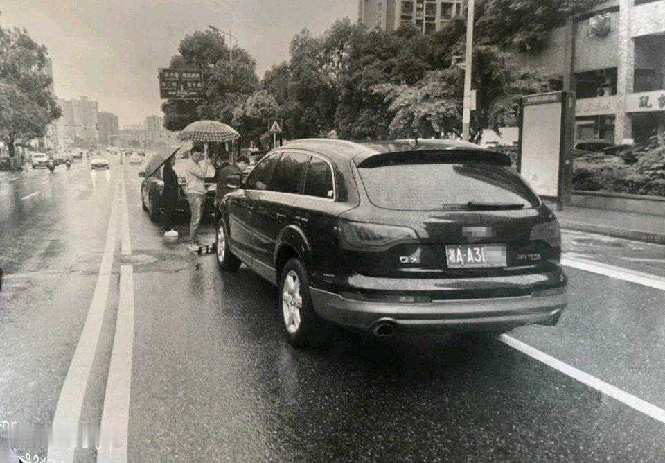 两男子交通事故“顶包”骗保案被发回重审，理由是事实不清、证据不足。这不禁让人感慨