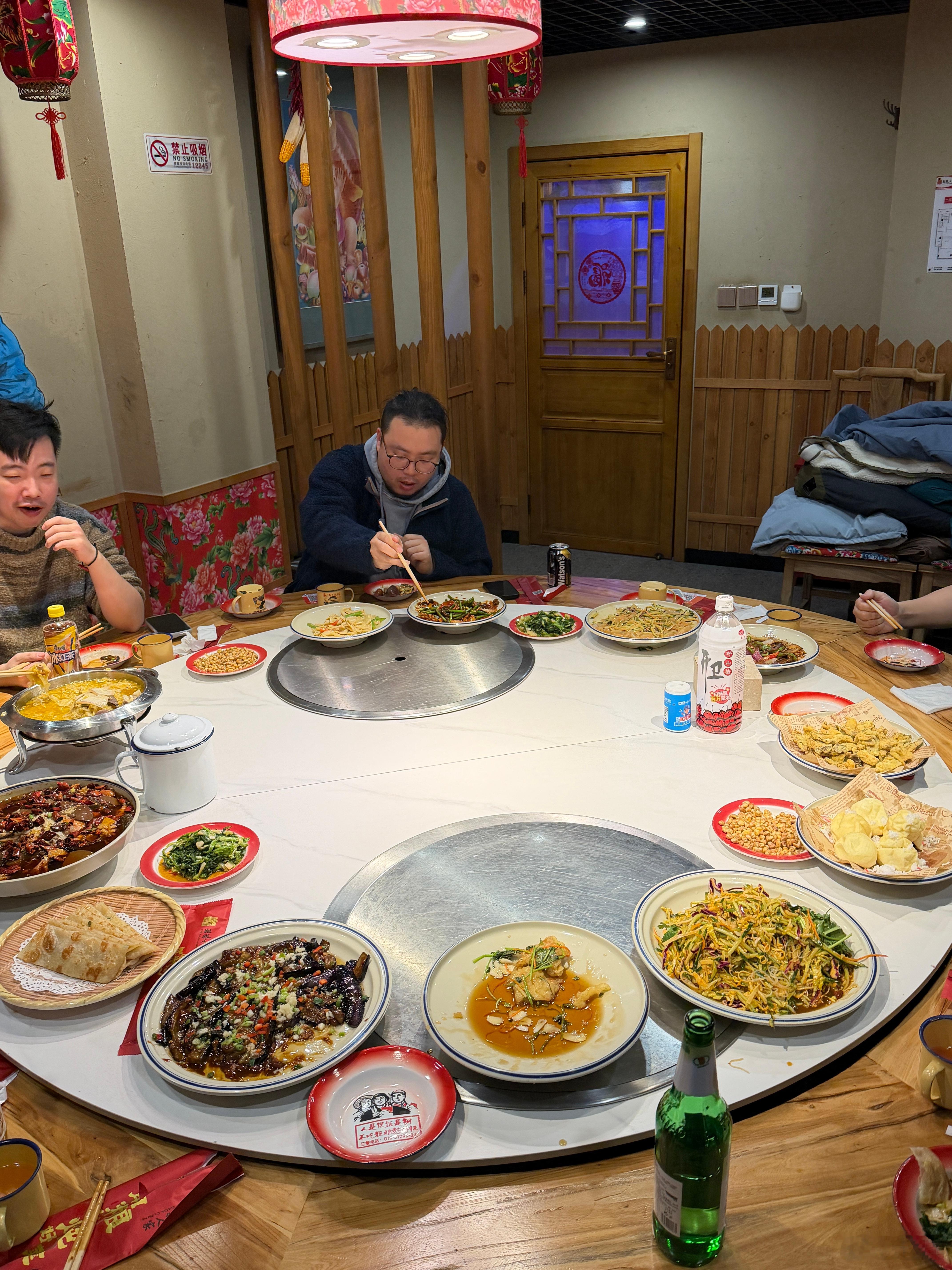 这礼拜工作室没点儿正事，每天就是吃吃吃。小年快乐！ 