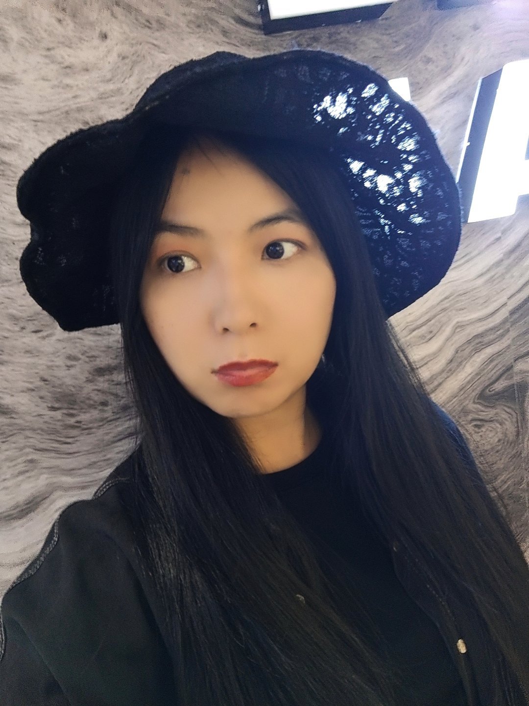 ♥🖤🖤🖤导演现场夸：你这鹅蛋脸往机位前一站，连群演的眼神都被勾走，我喊“a