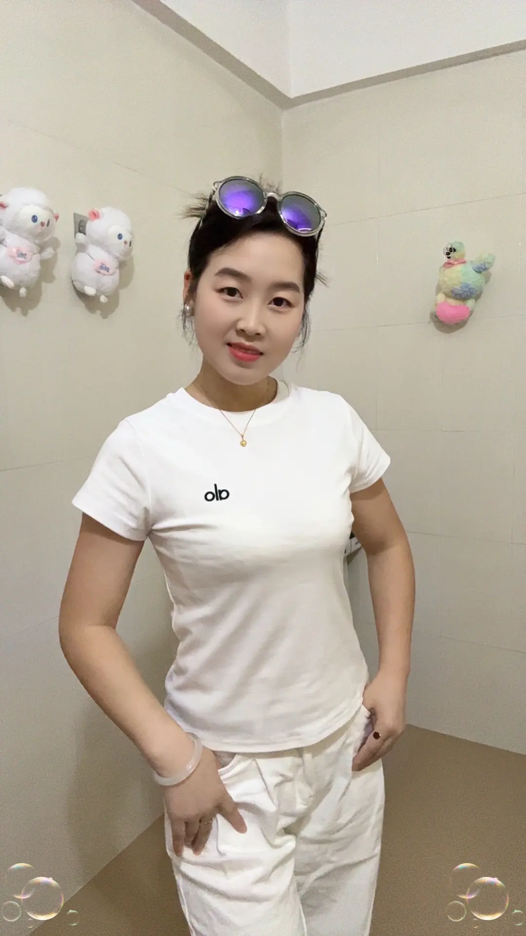 我不敢说，我的一生只爱一个人，但我爱一个人的时候只爱一个人，问一万遍也...