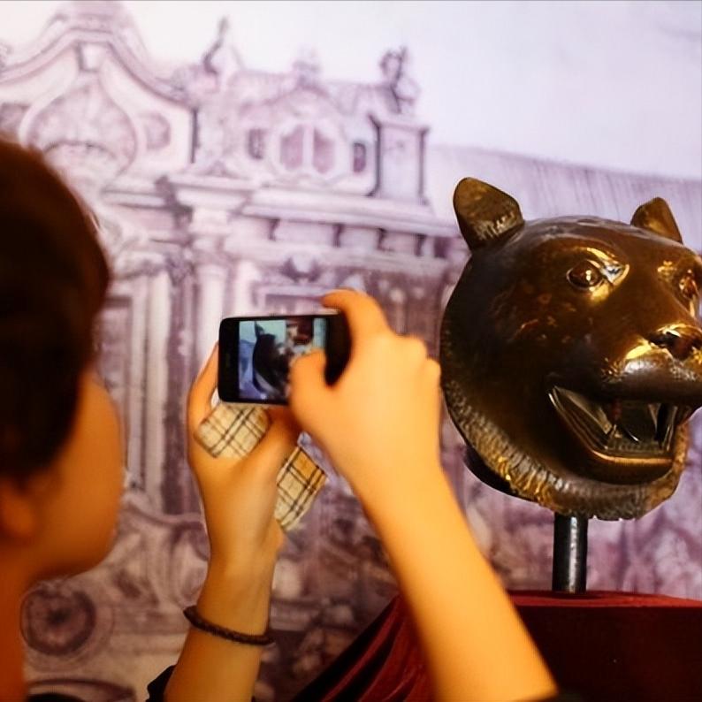 ·别被法国骗了！文物归还法案全是文字游戏，压根没想还中国国宝

法国全票通过文物