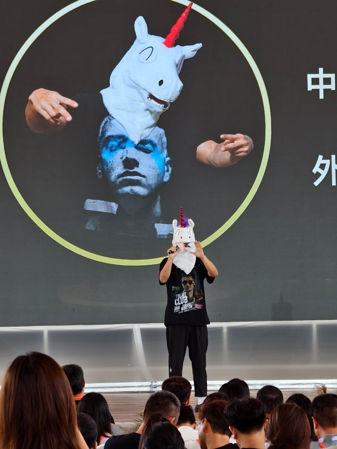 他的视频看过的铁汁们请举手[举手] ​​​