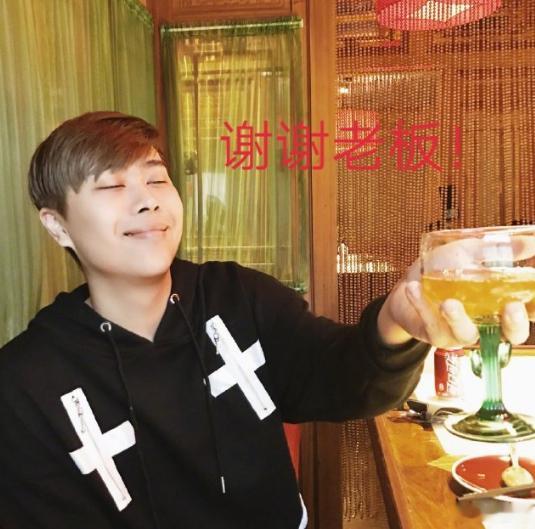问题是五五开不是很久没直播了吗，应该没什么钱了吧，巴旦木可是当红网红啊，真没想到