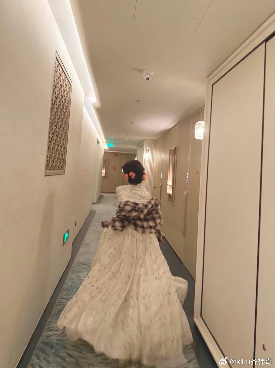 鞠婧祎黑长直造型太权威了  jjy鞠婧祎来战jjy鞠婧祎阿黛 ^订了两份开心 有