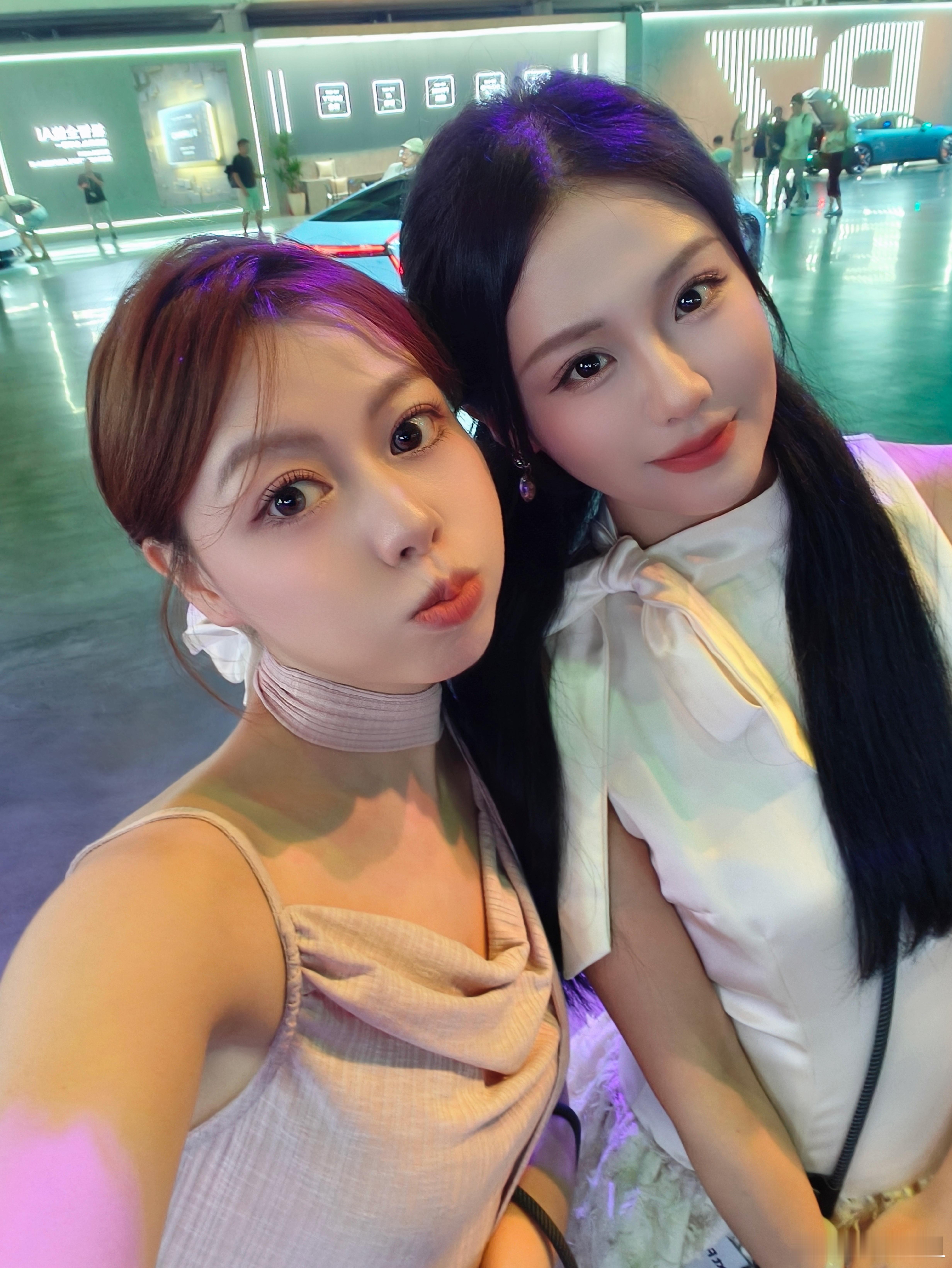 嘿嘿~等到大美妞了开熏吖！！ ​​​