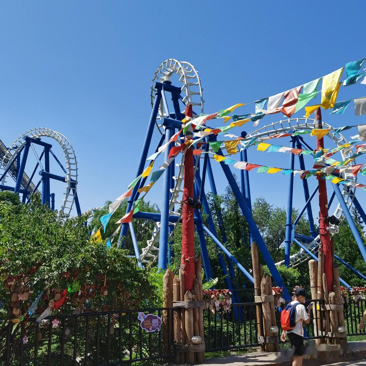  
秋天这么凉爽的日子约上小伙伴或家里人一起外出游玩是多么惬意的事情呀！
这个九