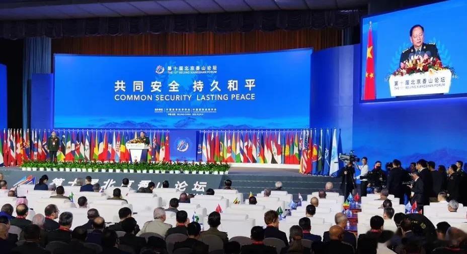 关于“武统”，解放军最新表态展现两个思维。2024台湾不管谁当选上台，必须要正面