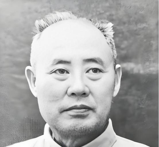 1949年，中央原本拟任傅作义为国防委员会副主席，毛主席却说：“这不够！如果当初
