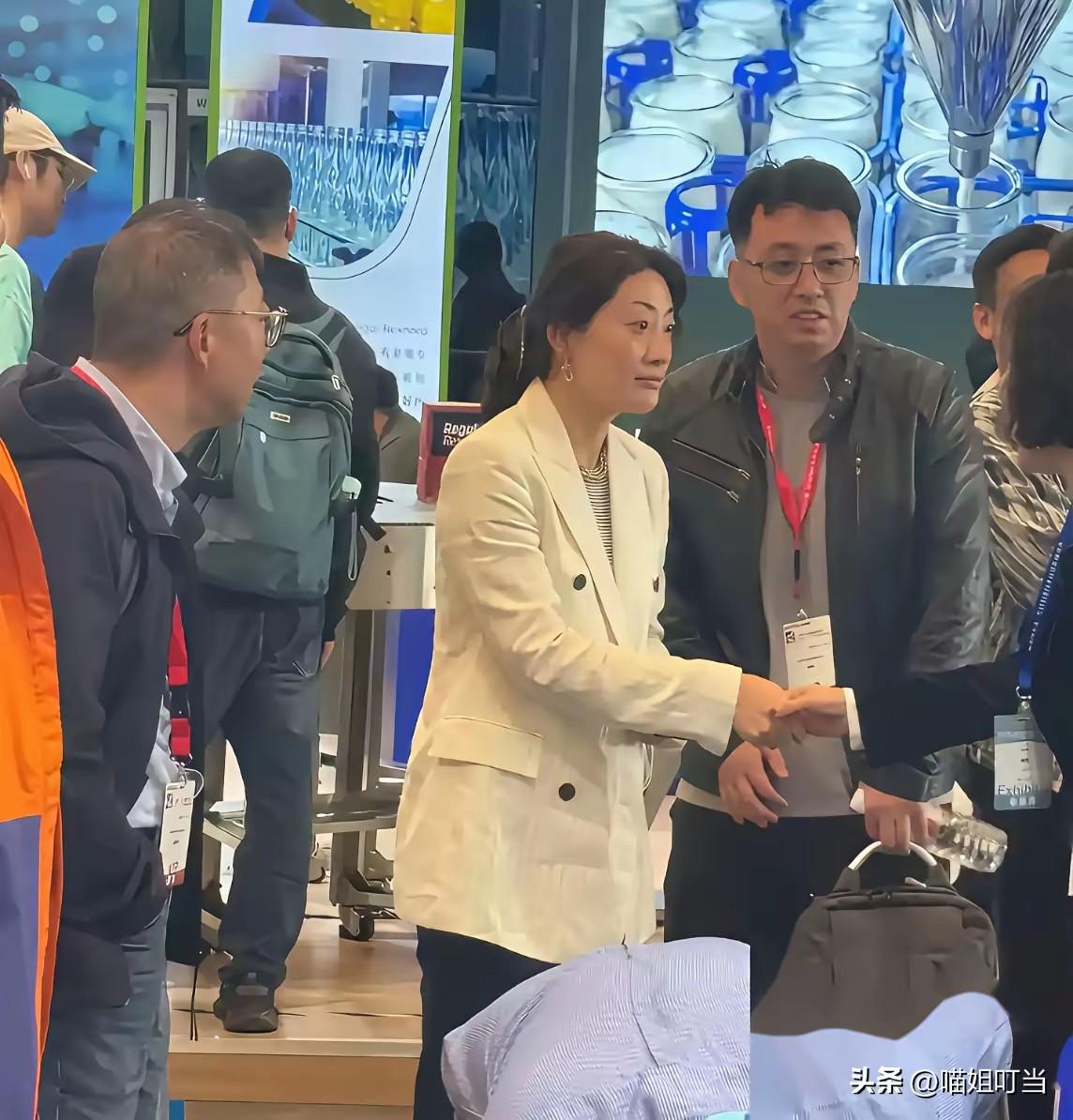 宗馥莉已经是百亿富婆了，钱多到几辈子都用不完，为什么偏偏不放过那18亿美元信托呢